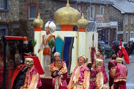 Türk köyünde karnaval