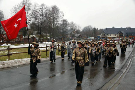 Türk köyünde karnaval