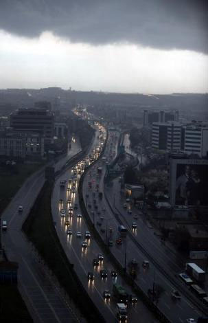 İstanbul gece gibi oldu !