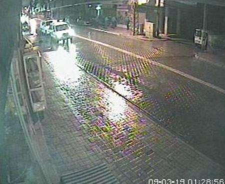 Polis dayağı kameraya takıldı