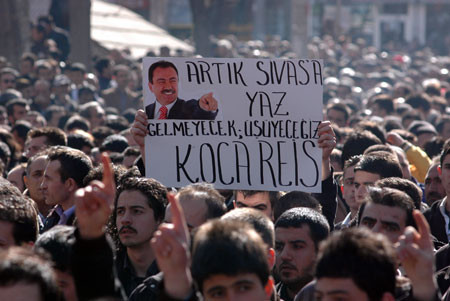 Onları 25 bin kişi uğurladı