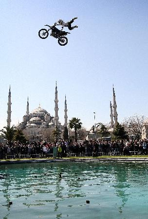 Uçan motokrosçu Sultanahmette