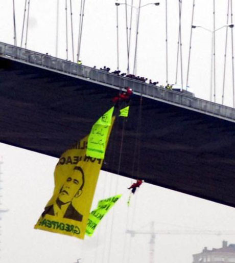 Obamaya posterli eylem !