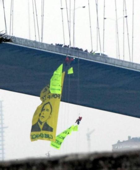 Obamaya posterli eylem !