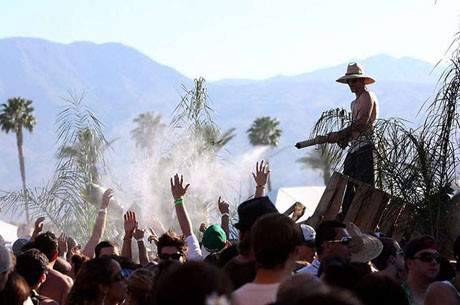 Festivale yıldız yağmuru