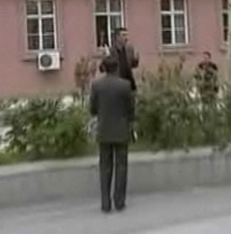 Başbakanlık önünde kendini yakmaya kalkıştı !