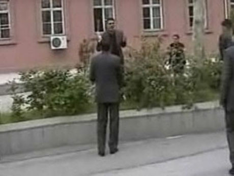 Başbakanlık önünde kendini yakmaya kalkıştı !