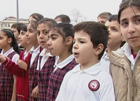 Büyükler kabanlı, çocuklar tişörtlü !