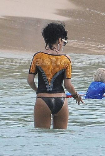 Rihanna tatilde !
