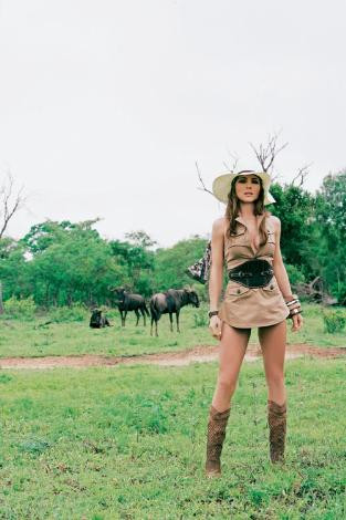 Elsa Pataky Afrika gezisinde