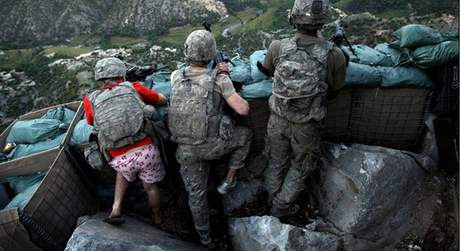 Cehpede pembe donlu asker !