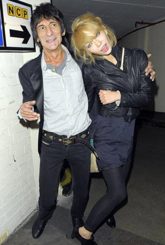 Ronnie Wood ve rus sevgilisi