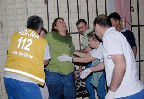 Hamile kadını dövdüler !