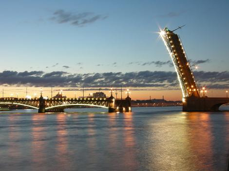 St. Petersburgun beyaz geceleri
