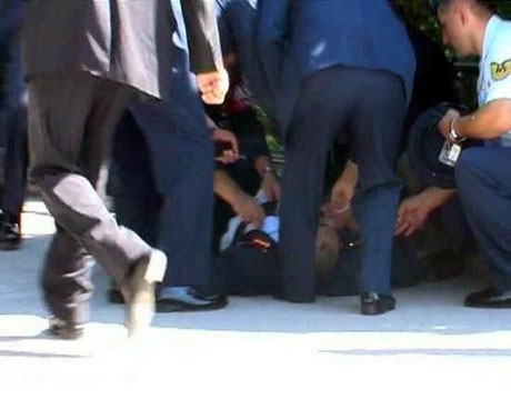 Tuğgeneral tören sırasında bayıldı