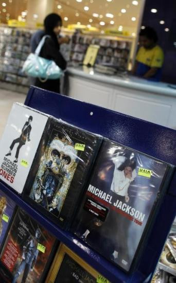 Jacksonun hayranları vefalı çıktı