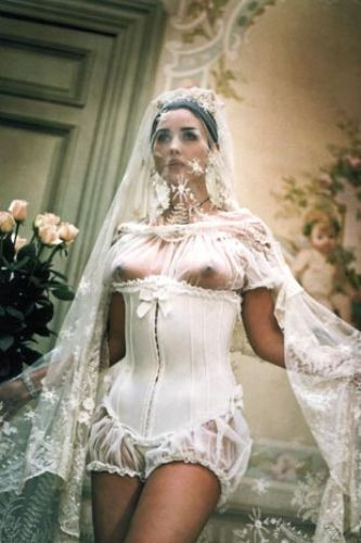 Bellucci Disney kızı oldu