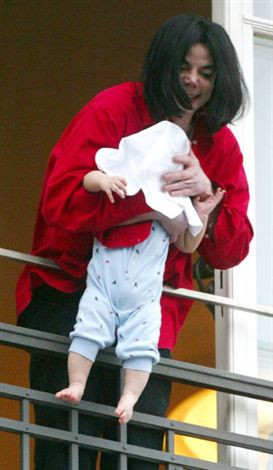 Michael Jackson ölmedi mi ?