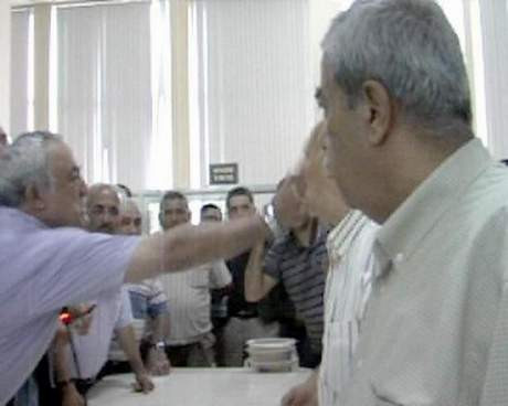 Borsayı bastı, tüccarı tokatladı !