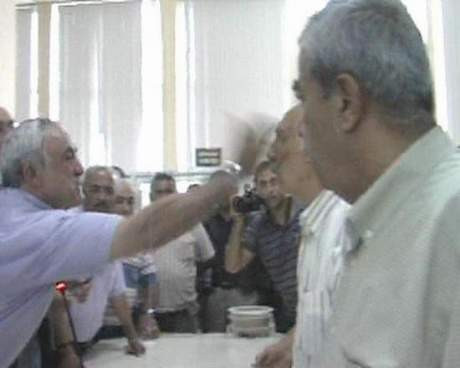 Borsayı bastı, tüccarı tokatladı !
