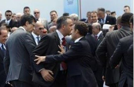 G-8 zirvesinde kavga