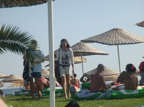 Azra Akının Çeşme kaçamağı