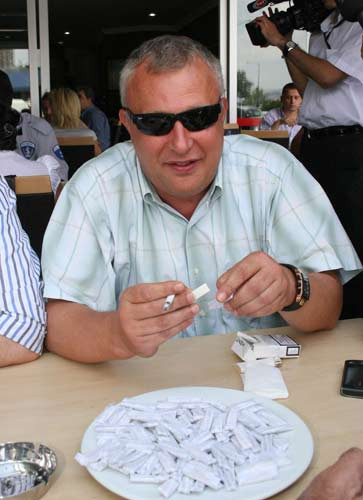 Sigara yasağına ilginç çözümler