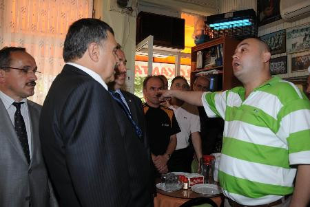 Milletvekiline fırça attı