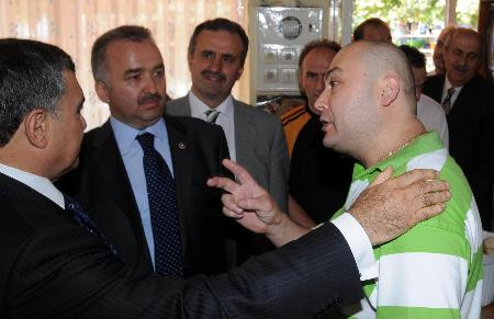 Milletvekiline fırça attı