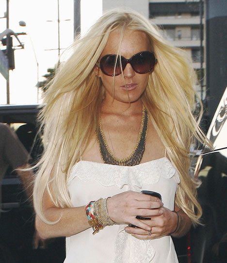 Lindsay Lohan sarışın oldu !