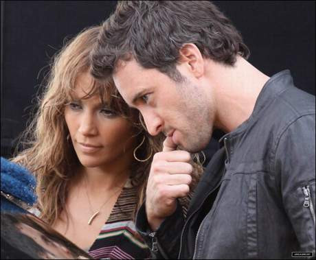 Jennifer Lopez & Alex OLoughlin