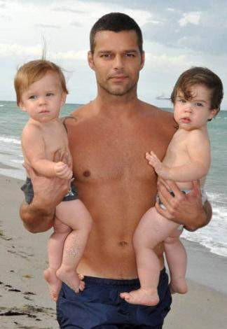 İşte Ricky Martinin ikizleri