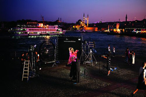 Bar Refaeli İstanbul çekimleri