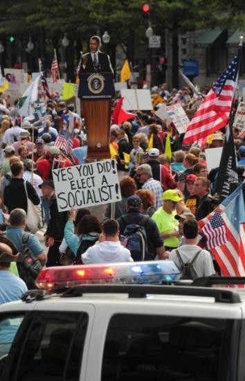 Obamayı böyle protesto ettiler