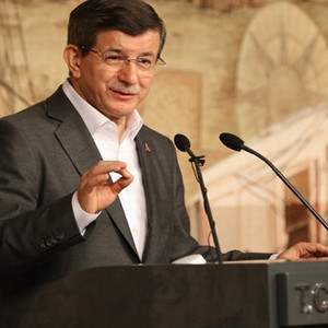 Davutoğlu: Danışmanlarımdan biri Roman olacak