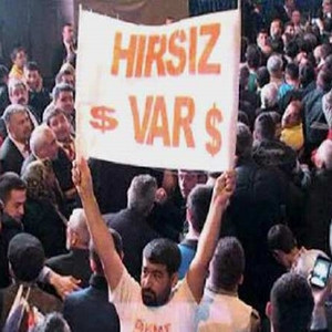 O pankarta Erdoğan'a hakaret davası