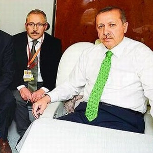Abdülkadir Selvi Erdoğan'ın uçağında neden yok ?