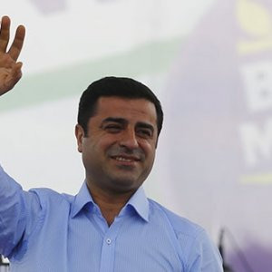 Demirtaş: ''Ona ve küçüğüne sesleniyorum''
