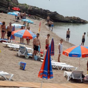 Plajda İstiklal Marşı okunursa...