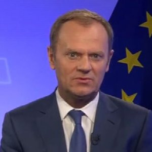 Komşu'da kriz giderek artıyor
