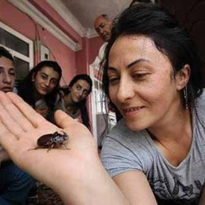 Evinin balkonunda buldu, değeri dudak uçuklattı !