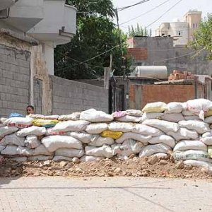 13 YPG'linin cenazesi sınırda