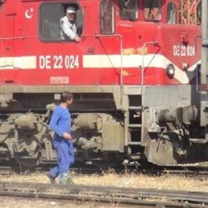 Kars'ta trene önce bombalı sonra silahlı saldırı: 1 ölü, 1 yaralı...