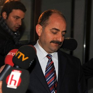 Zekeriya Öz'e ''tweet'' soruşturması
