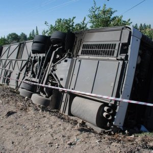 Konya'da yolcu otobüsü devrildi: 17 yaralı