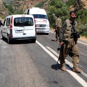 PKK yol kesip 2 askeri kaçırdı !