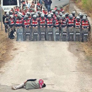 Kıymet Teyze'ye 'su'dan gözaltı !