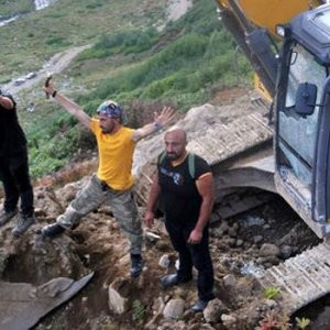 İş makinesine ateş açıldı: 1 yaralı