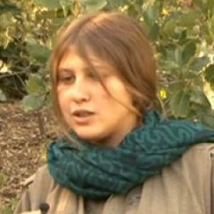 Kırmızı fularlı kız PKK'da özel kalem oldu