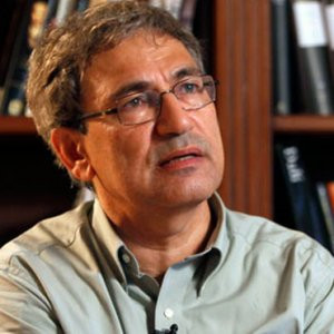 Orhan Pamuk’tan AKP’ye sert eleştiri